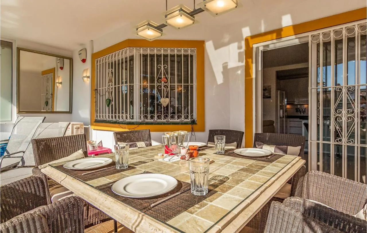 Awesome Apartment In Calahonda With Kitchen Sitio de Calahonda スペイン