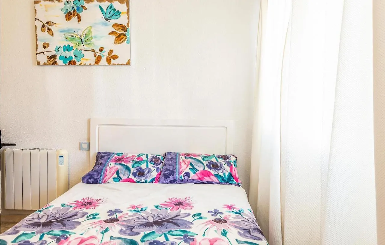 Awesome Apartment In Calahonda With Kitchen Sitio de Calahonda 0*,  İspanya